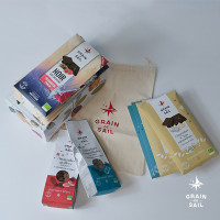 Coffret boite cabosse + Pochon écru + 10 tablettes de chocolat + 2 Sachets de dragées de Noël