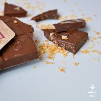 Tablette de chocolat au lait et noix de coco torréfiée - BIO - Grain de Sail - ambiance