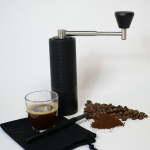 Moulin à café manuel Timemore Chestnut C3S Pro - Ambiance