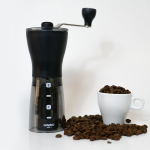 moulin-a-cafe-manuel-hario-mss1 Moulin à café manuel Hario Mini Slim + - Ambiance