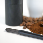 Moulin à café manuel Timemore Slim 3 - Zoom Pinceau