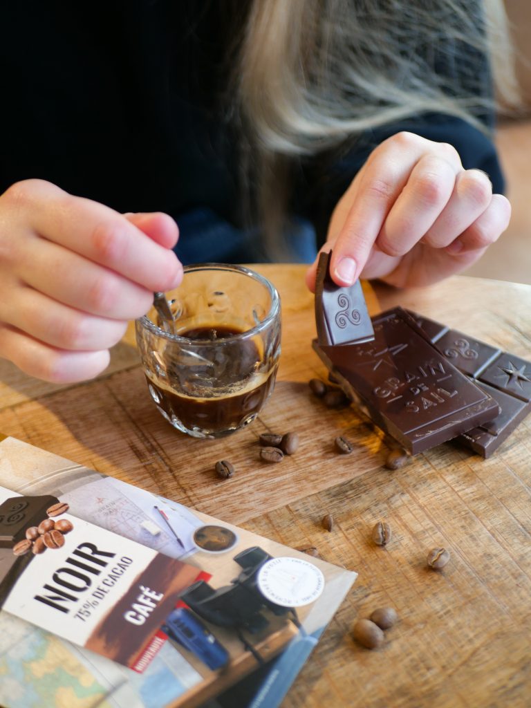 Tablette Noir Café ambiance goûter - Grain de Sail
